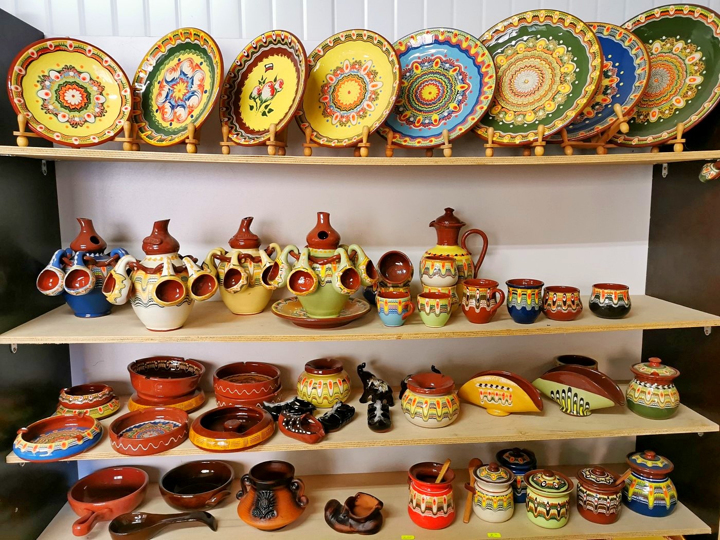 Трояснка керамика - Символ на българския бит